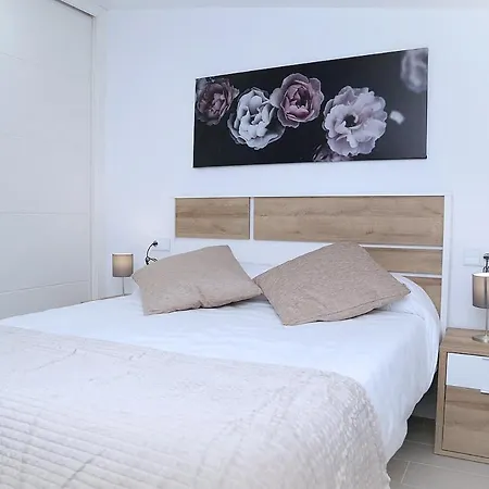 Atico Plaza Mercado 4,5 아파트 *