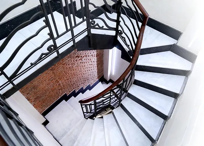 Atico Plaza Mercado 4,5 アパート